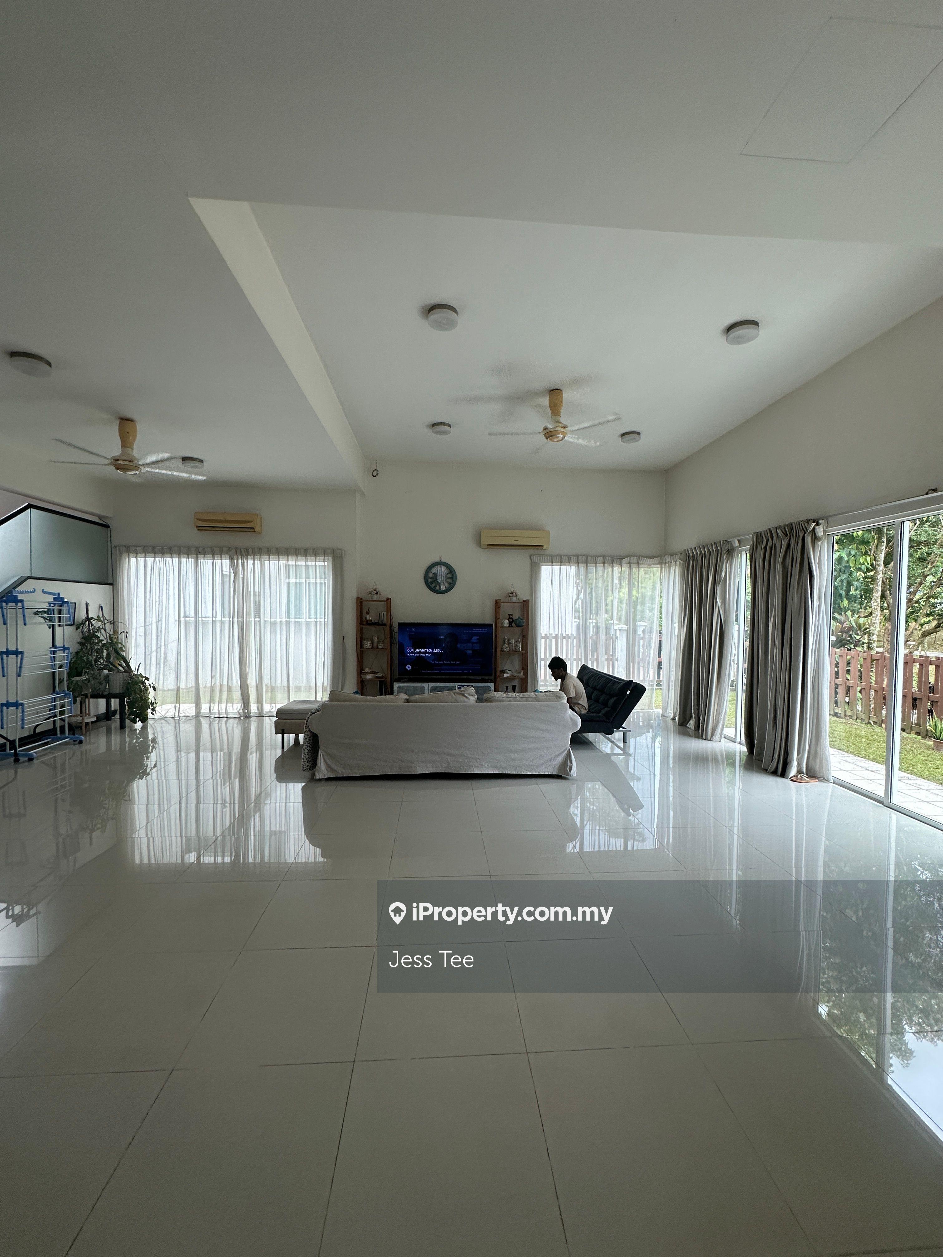 Spacious Living Area Bungalow with Open Backyard View @ Setia Eco Park