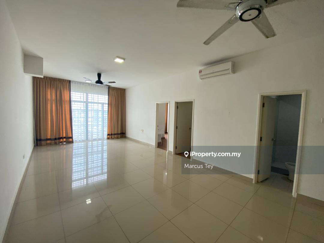 Partial furnished/ Near Shop/ Bank/ Restaurant/ bus station/ Tuas Sg