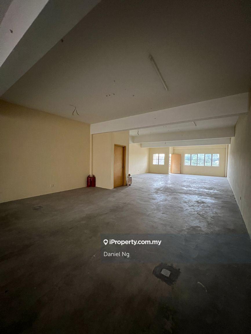 Shop-office for Rent