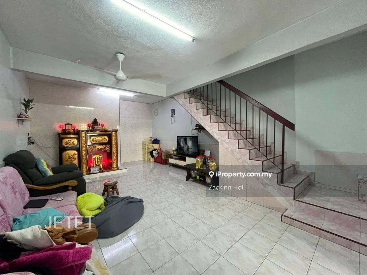 Good Value Renovated & Extended 2 Sty Selat Selatan Pelabuhan Klang