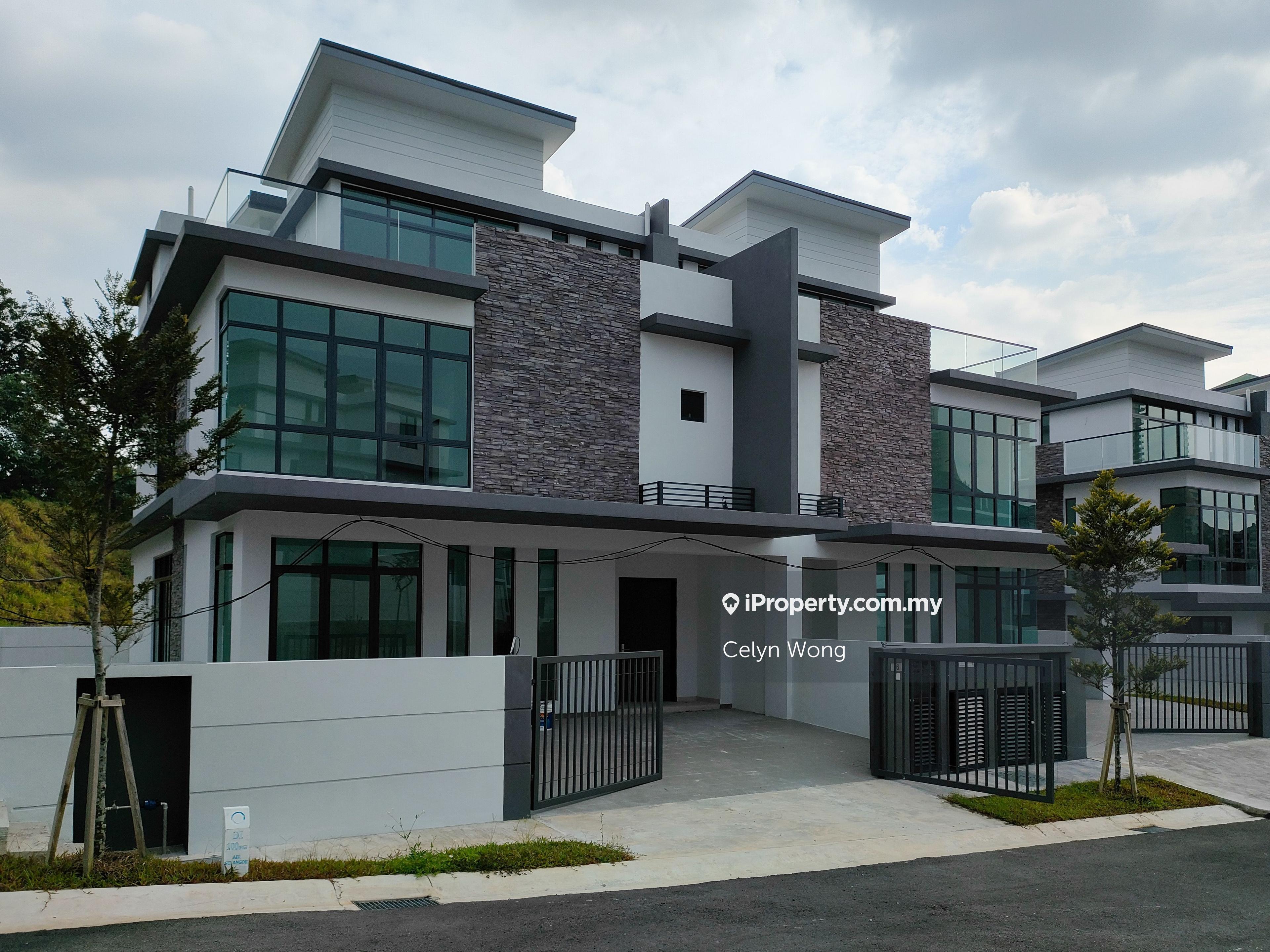Landed, Semi-Detached House near Batu 9, Cheras For Rent