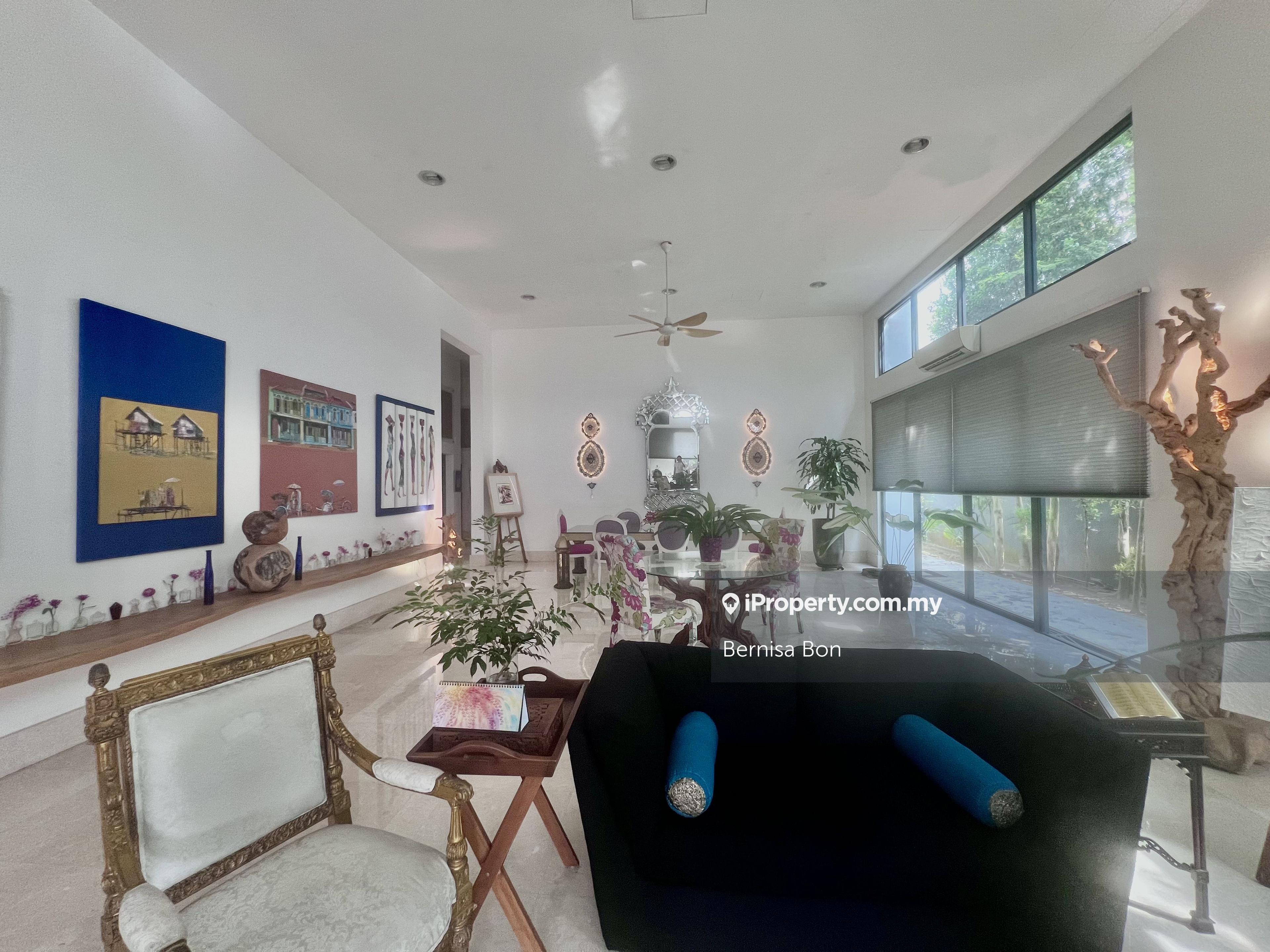 Renovated & move in condition bungalow w/ private pool!