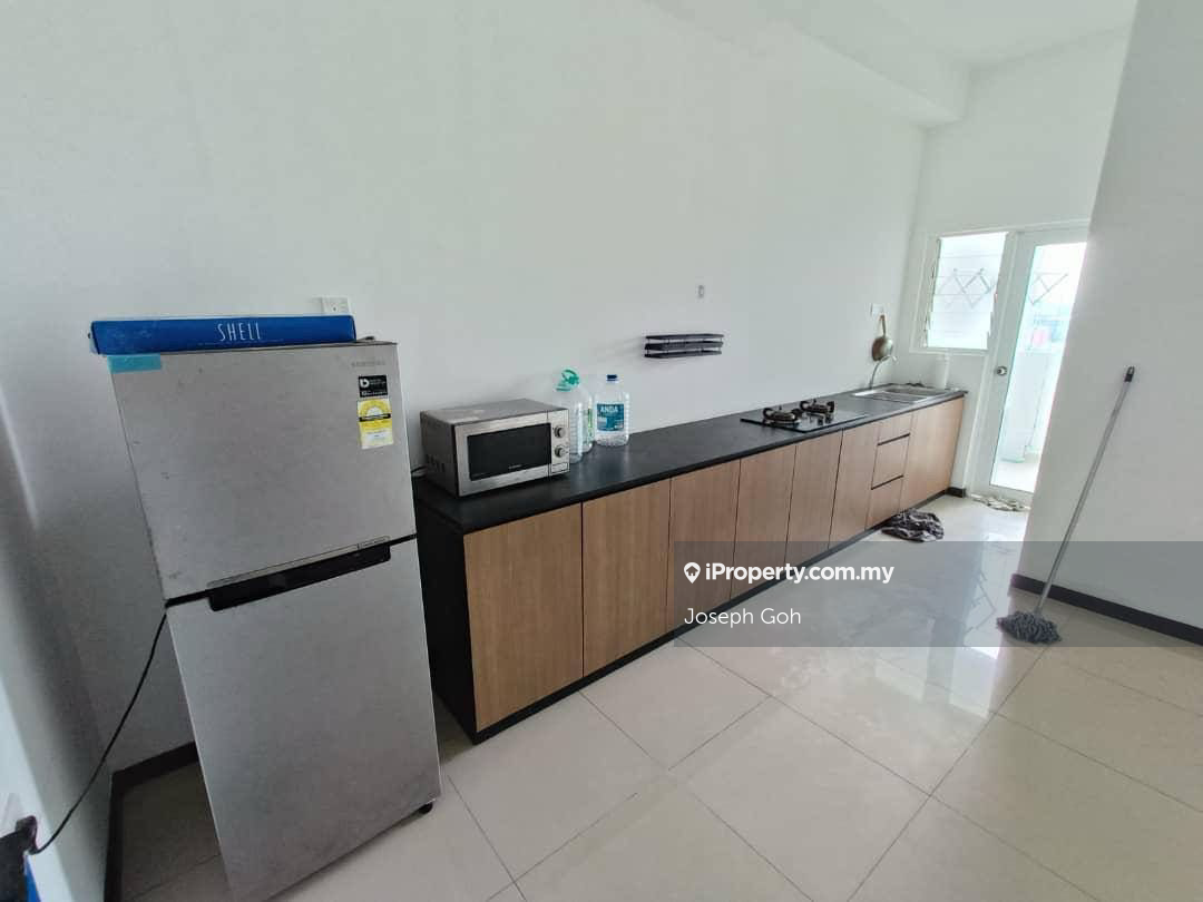 D carlton seaview residence , high floor and private lift