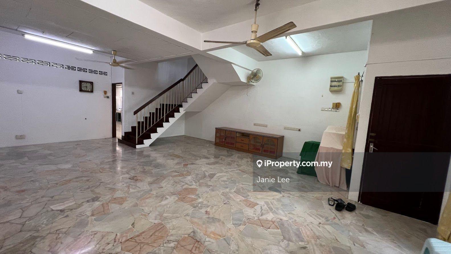Batu Belah Klang Double Storey House, easy to access Selat Klang Hwy