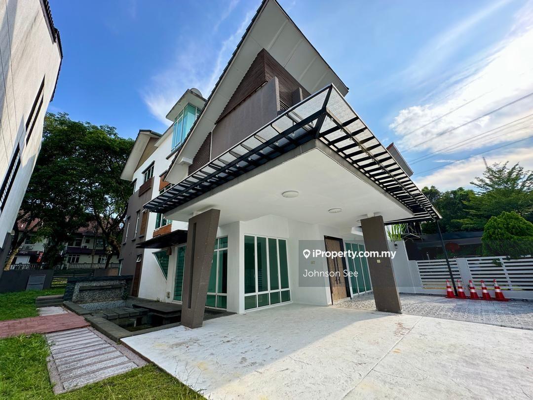 Villa Concept Bungalow with Extra 20ft Side Land