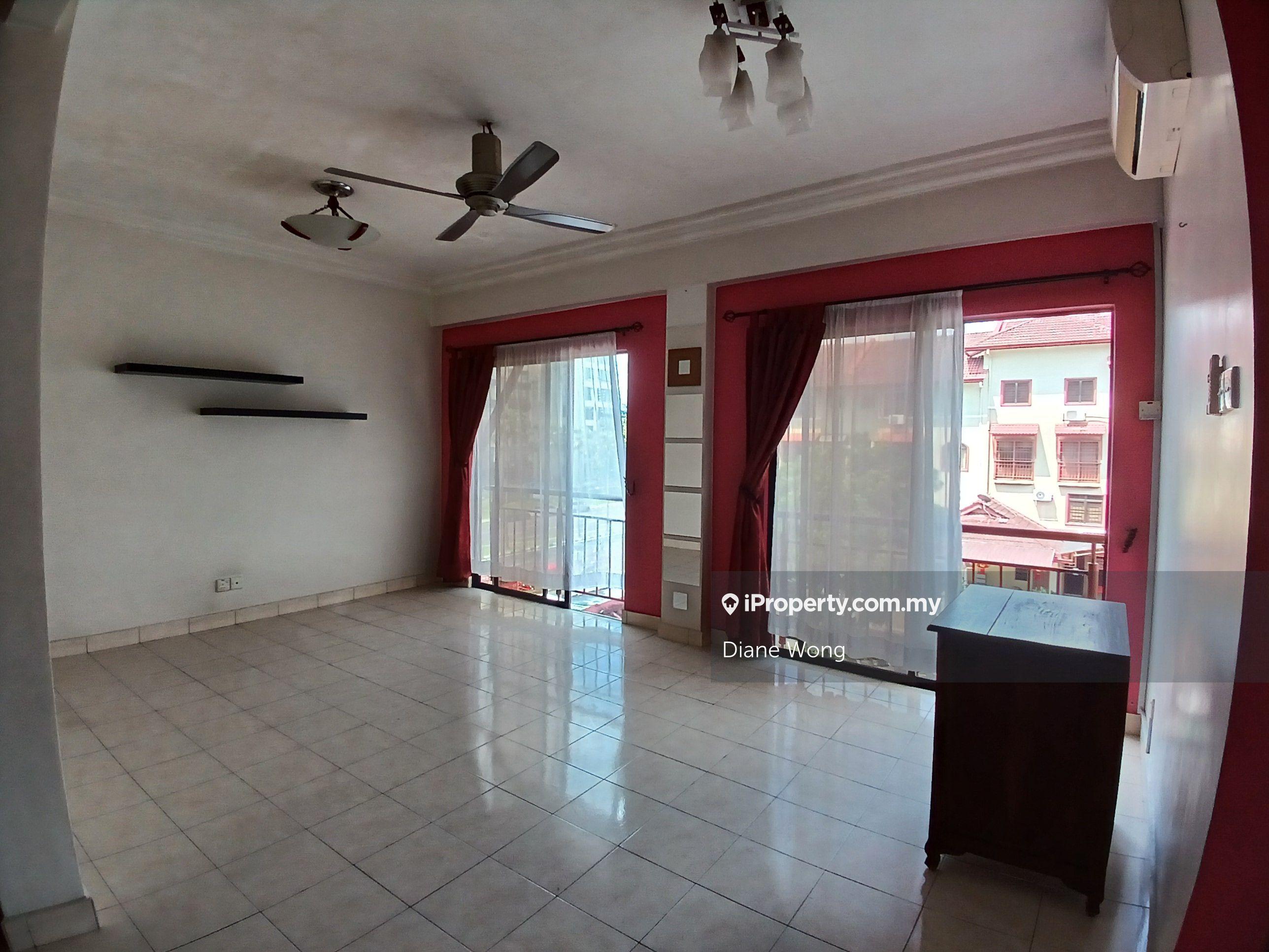 Villa Laman Tasik 2 storey Townhouse for sale