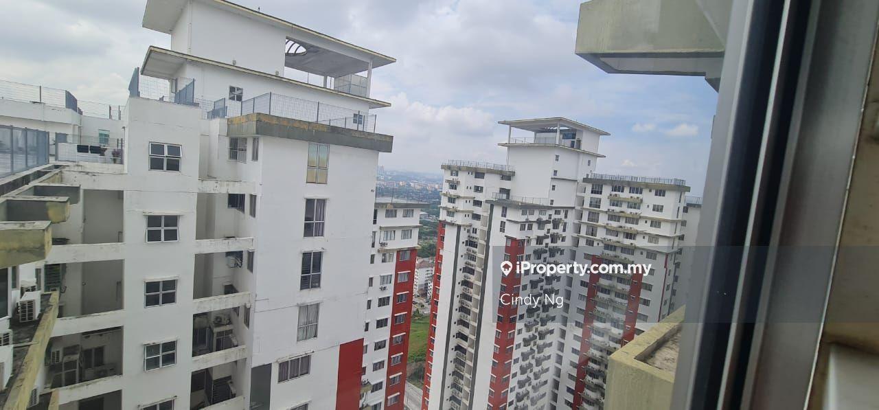 Main Place Renovated 3 Room with 2 Car Park  Renovted 