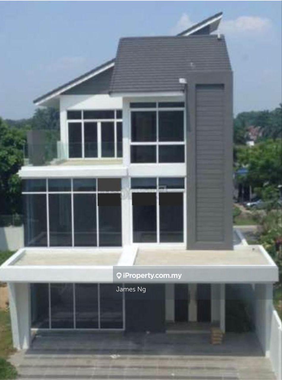 Elegant 3 storey bungalow at Milano Bukit Kemuning for sale