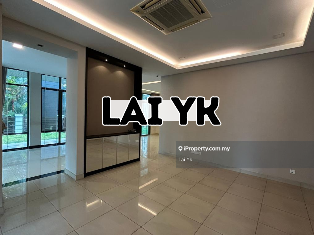 Short drive to LRT, Empire Subang, Sunway & Monash University
