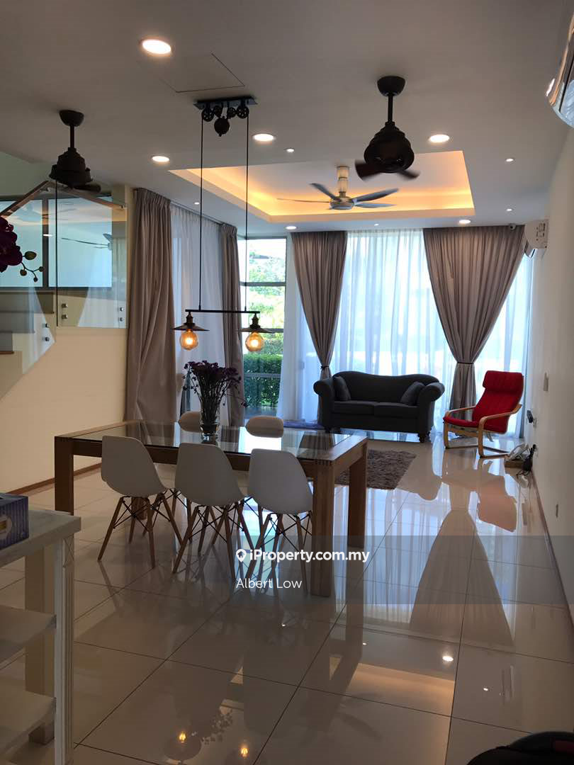 Good conditionin / Clean / renovated