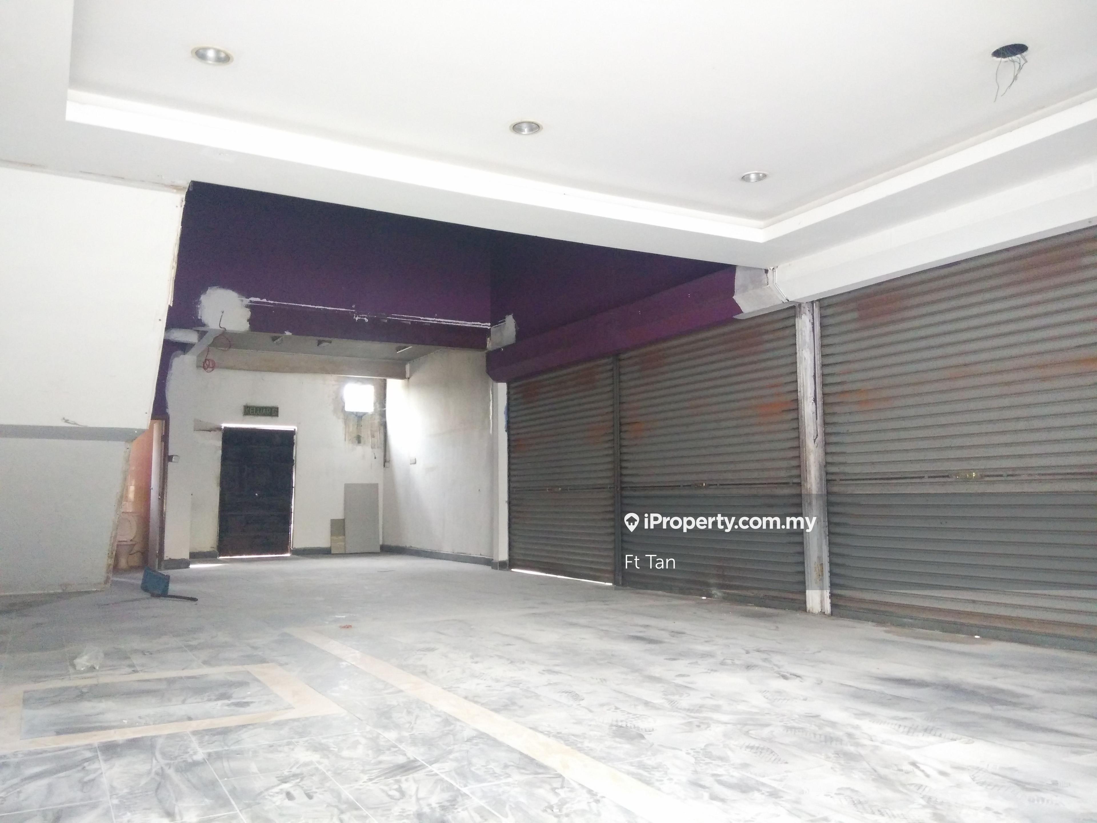 Jalan Haji Sirat Bkt Raja 1.5 storey corner shop lot