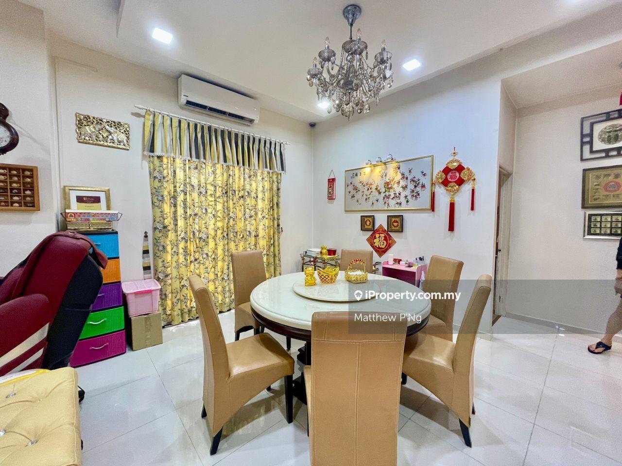 Lebuhraya Mas - 2 Stories Semi-D - Land:3200' - Fully Renovated