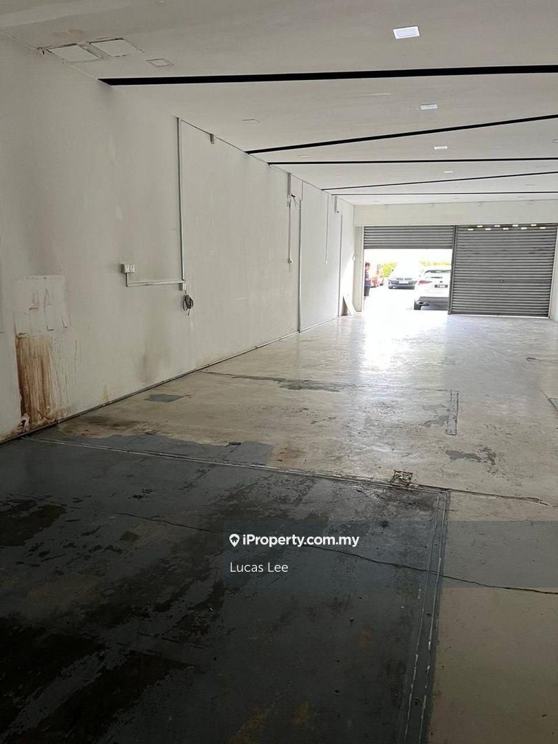 3 Storey Shoplot @ Jalan Setia Tropical  / 22x70 / Freehold / Sale
