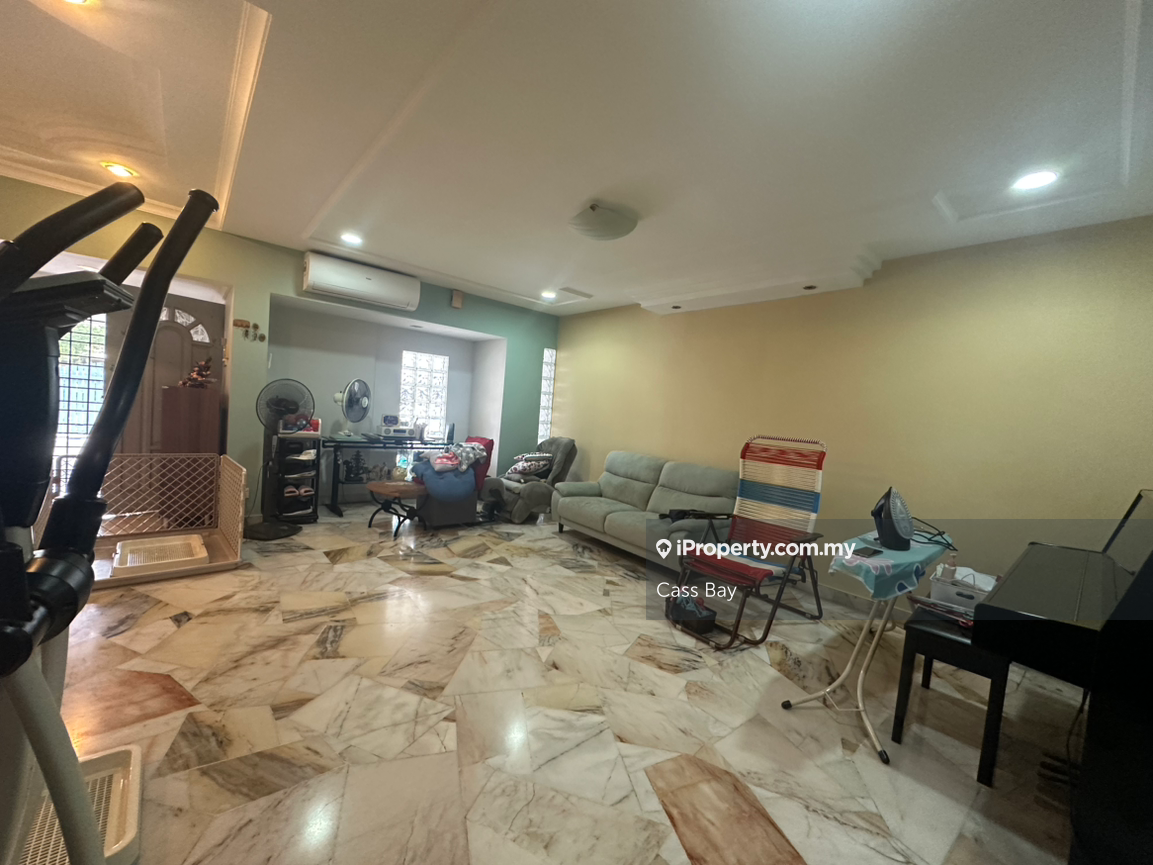 Limited unit ,well kept and good condition