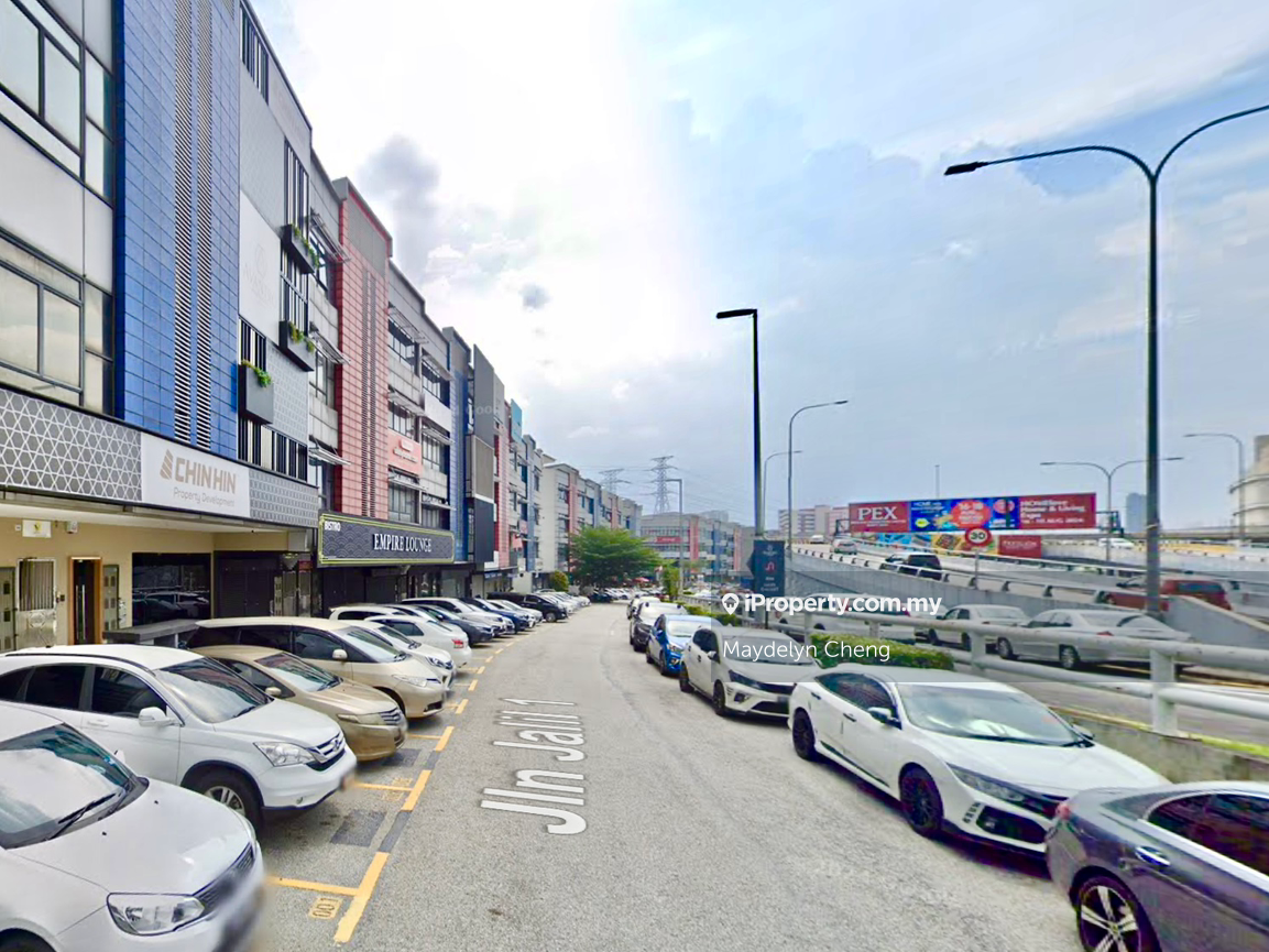 The Earth Bukit Jalil 4-Storey Corner Shop With Lift For Sale