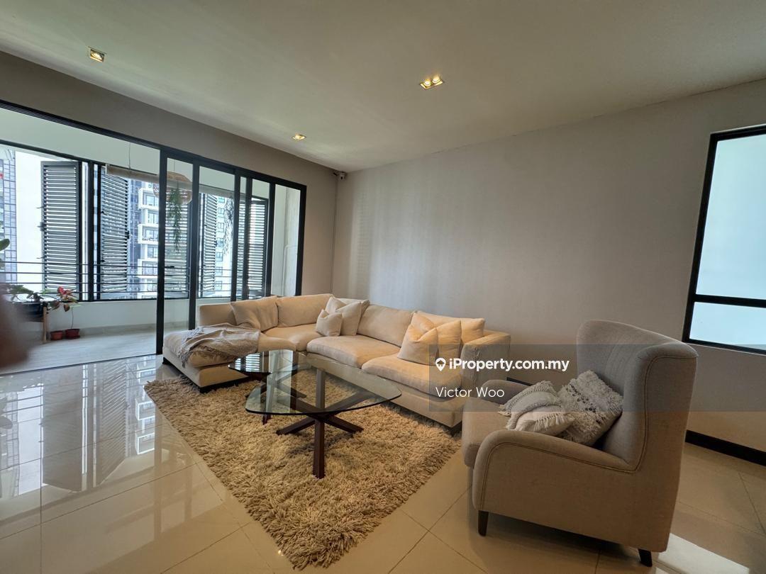 ID Renovated Spaciouus Condominium for Sale