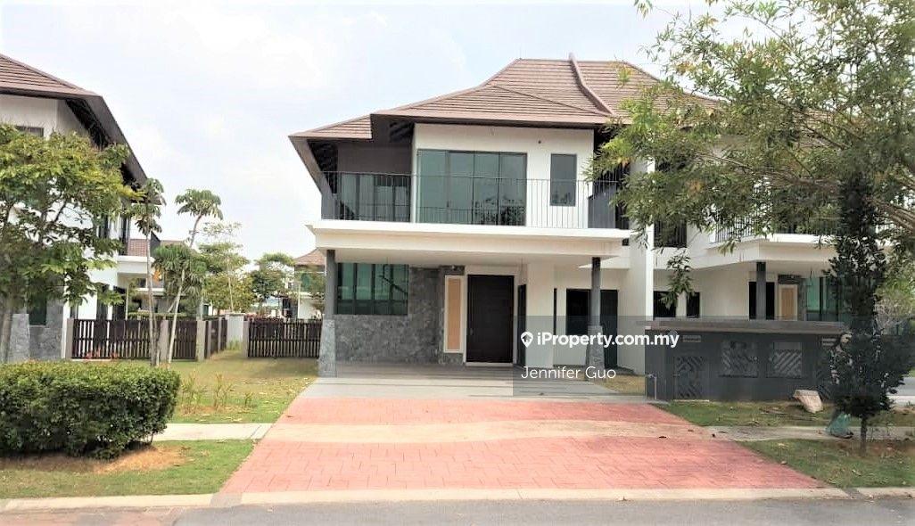 Semi-D house for Sale