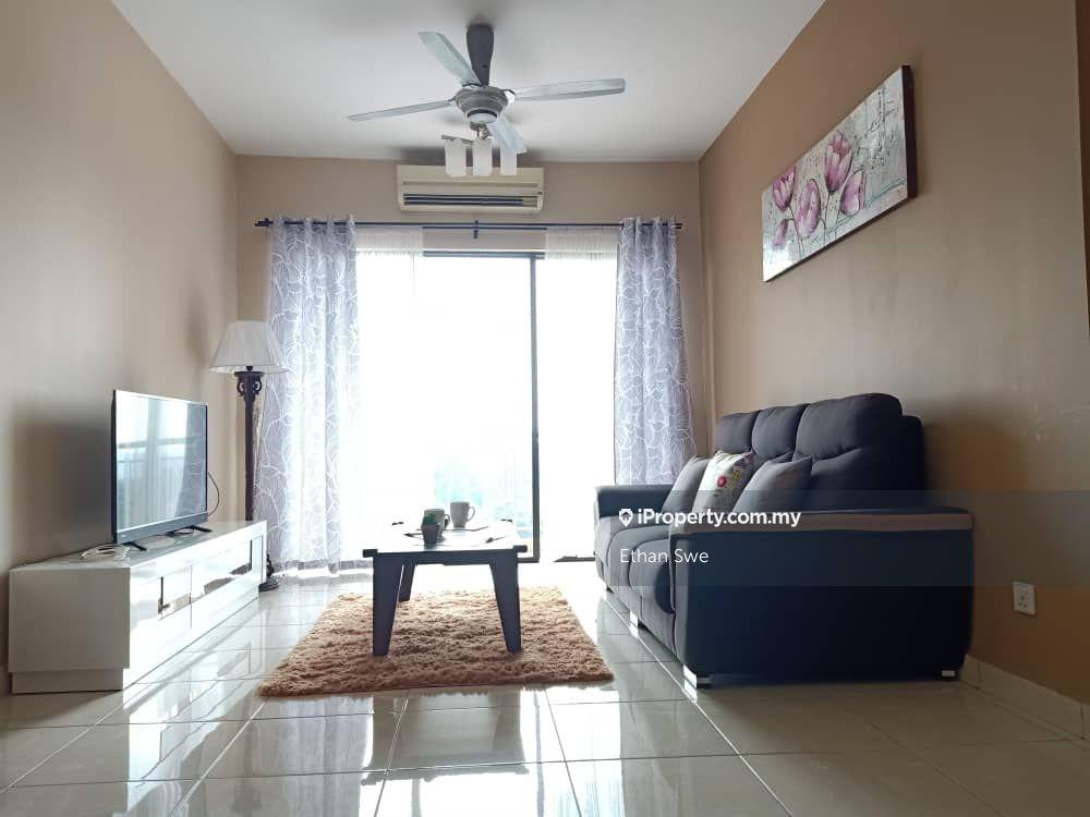 Strategic Loc, Golf View, Comfortable ownstay, Walk distance to Mrt