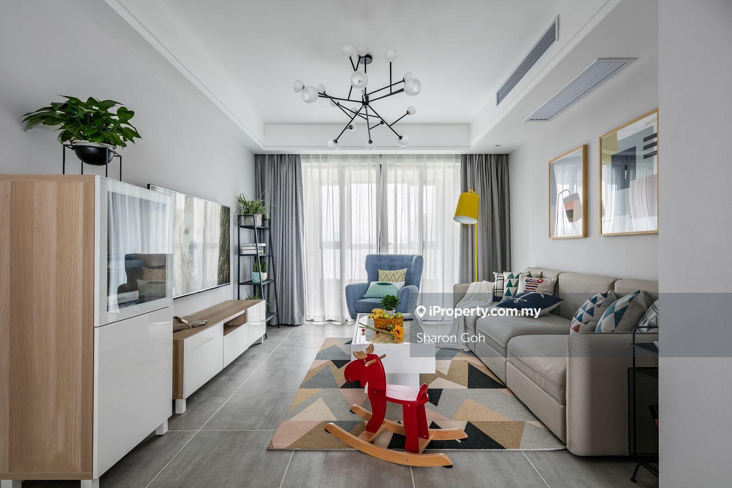 Freehold Condo / Beside MRT / Walk to Shop & Mall