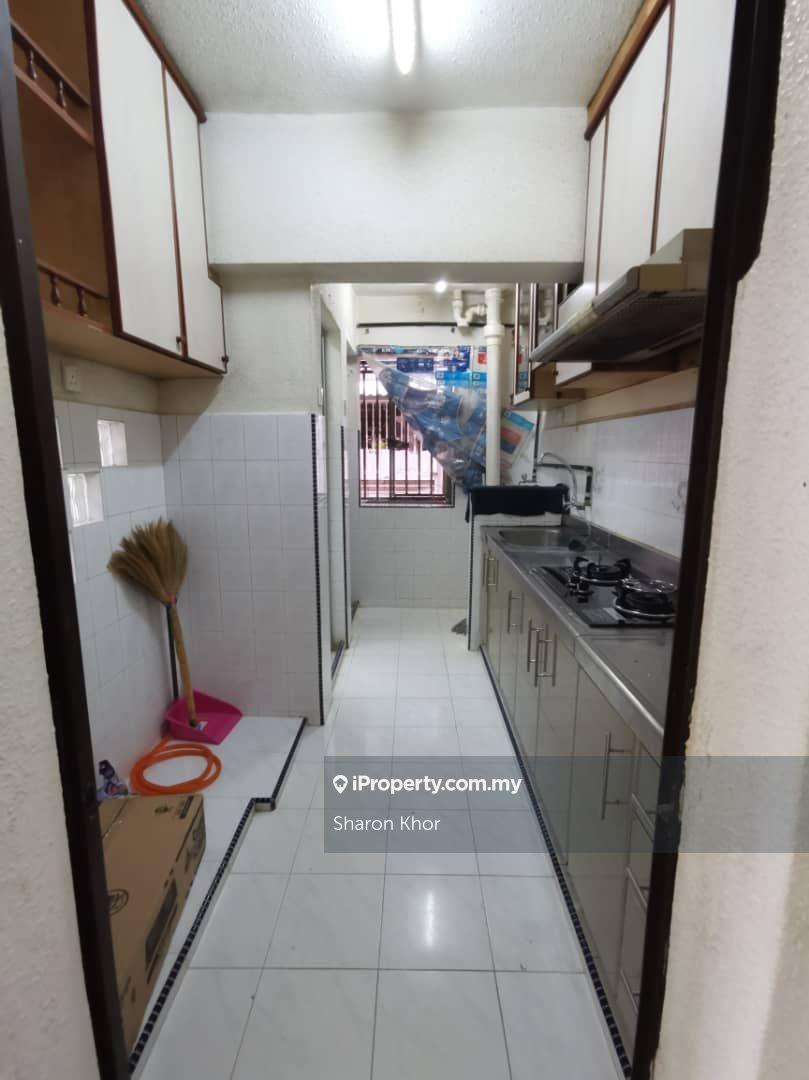 Desa Intan Apartment Renovated For Sale, Farlim
