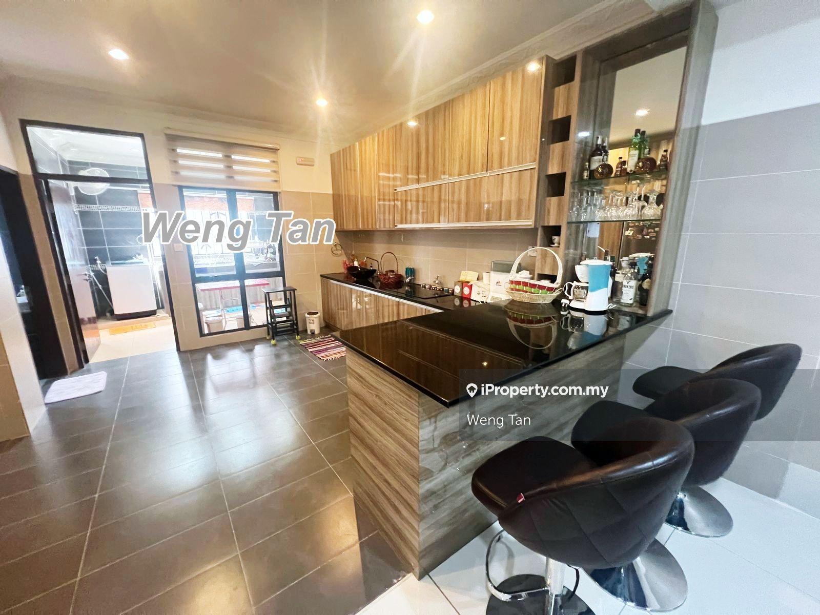 Shah Alam Laman Glenmarie 2sty Superlink Angular Unit  Fully Renovated