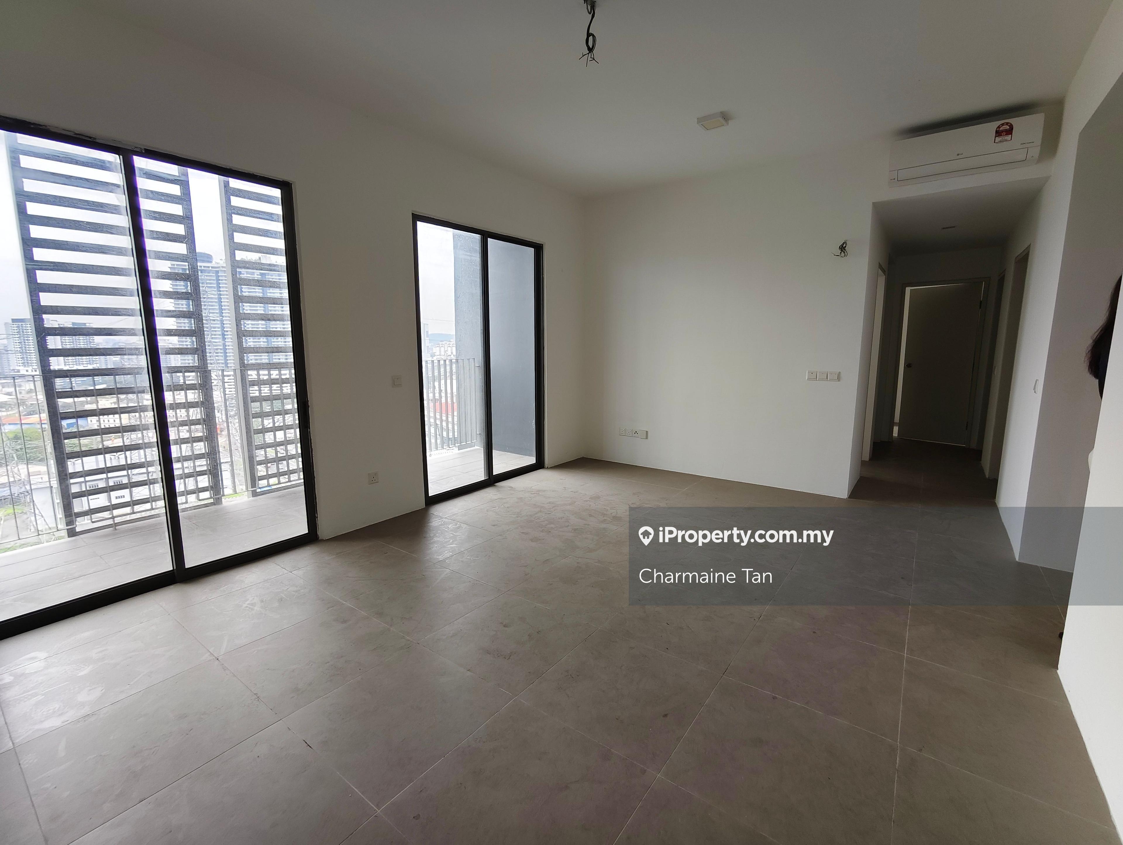 Suite Enesta best deal unit with balcony walk to MRT shops low density