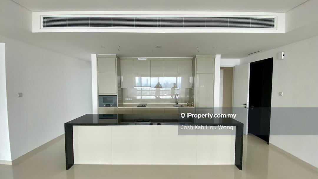 Best Price Unit, Short walk to MRT Station, Integrated Development