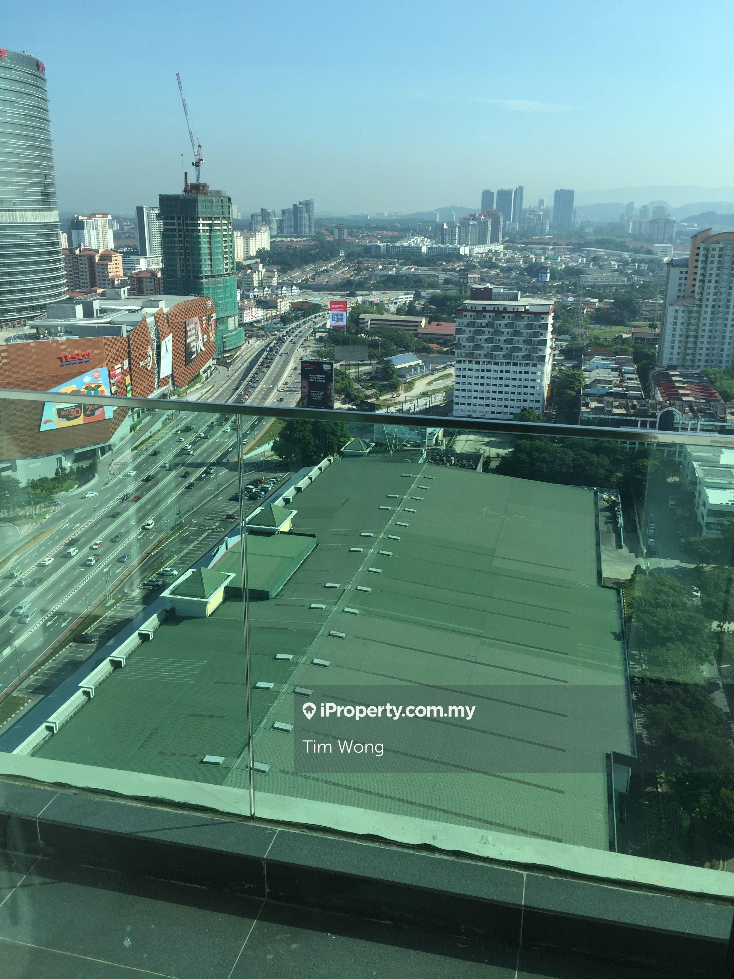 High floor unit! good view