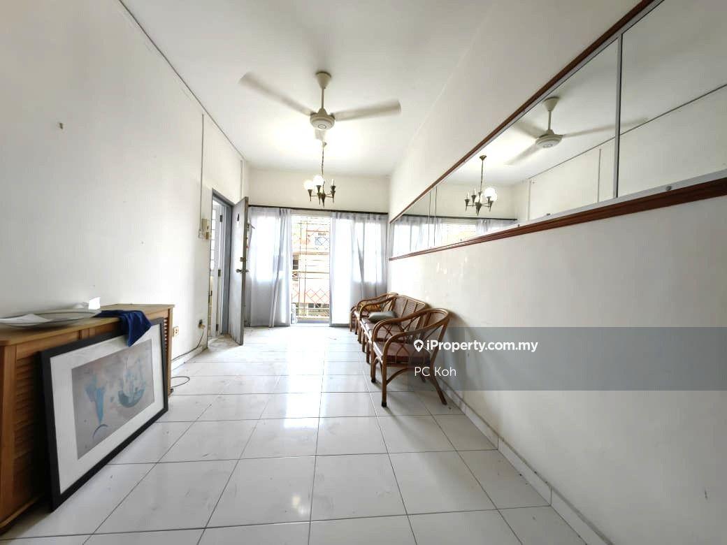 Gated guarded Golden Shower (Kondo Ruby) 1st Floor Klebang