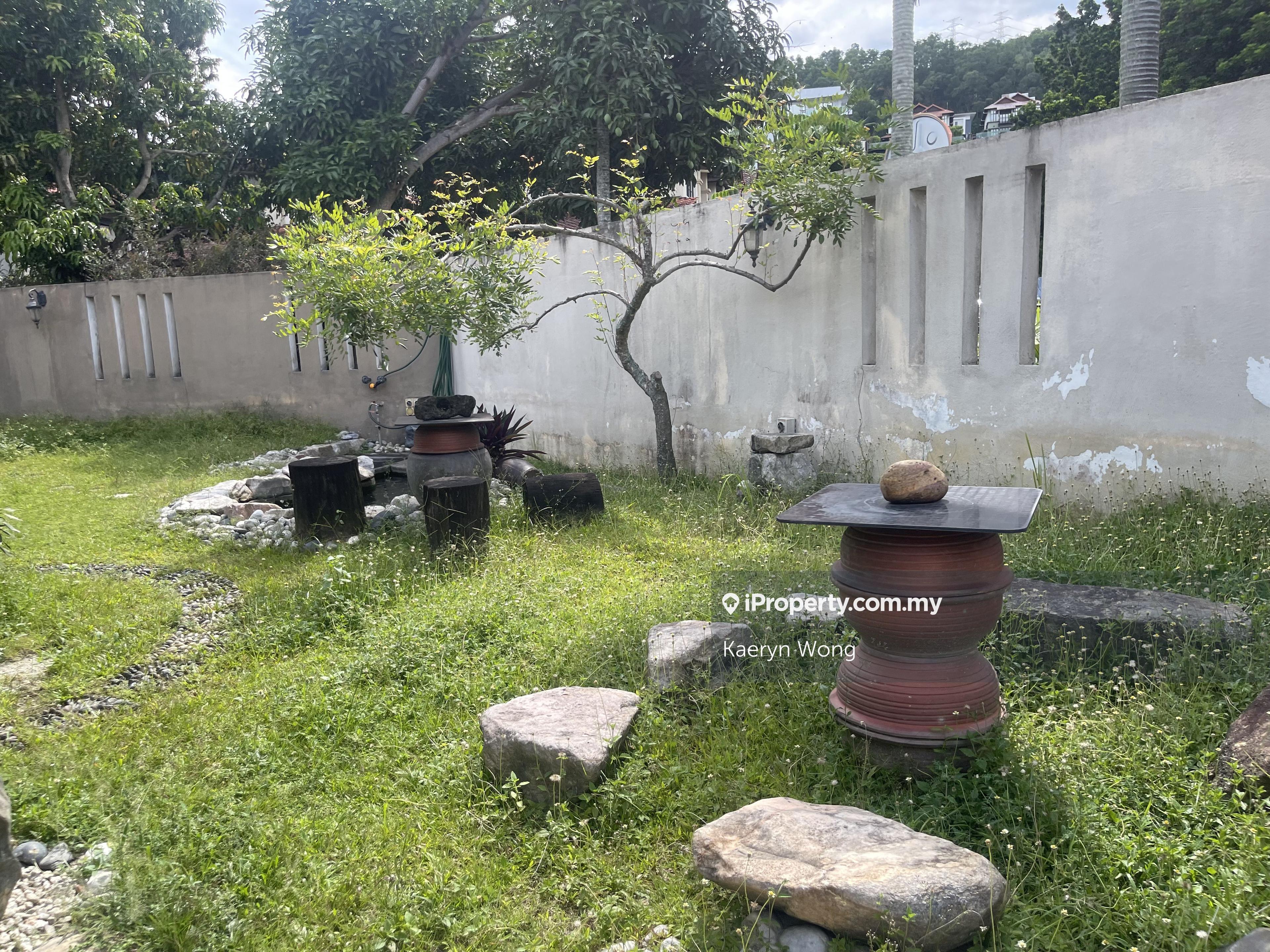 2.5 storey Semi D Corner