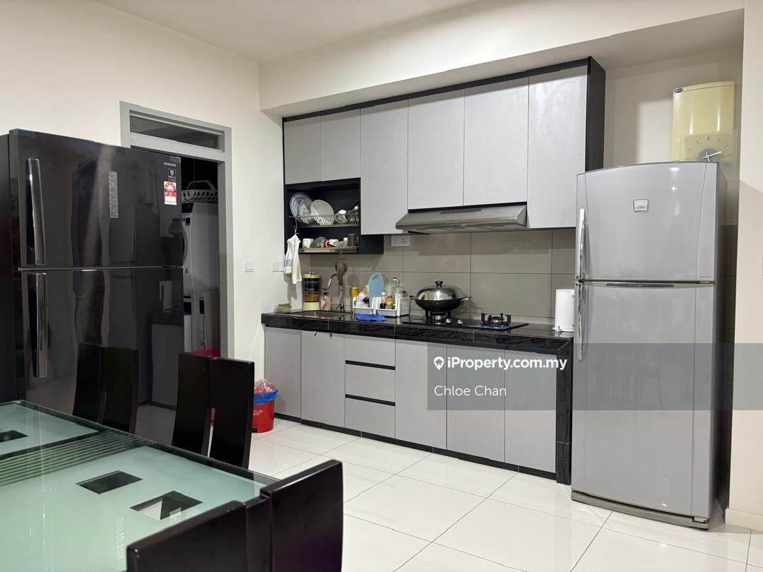 Emerald 9 Cheras 1050sqft 3 R 2 B Near MRT Fully Furnished Unit Sale