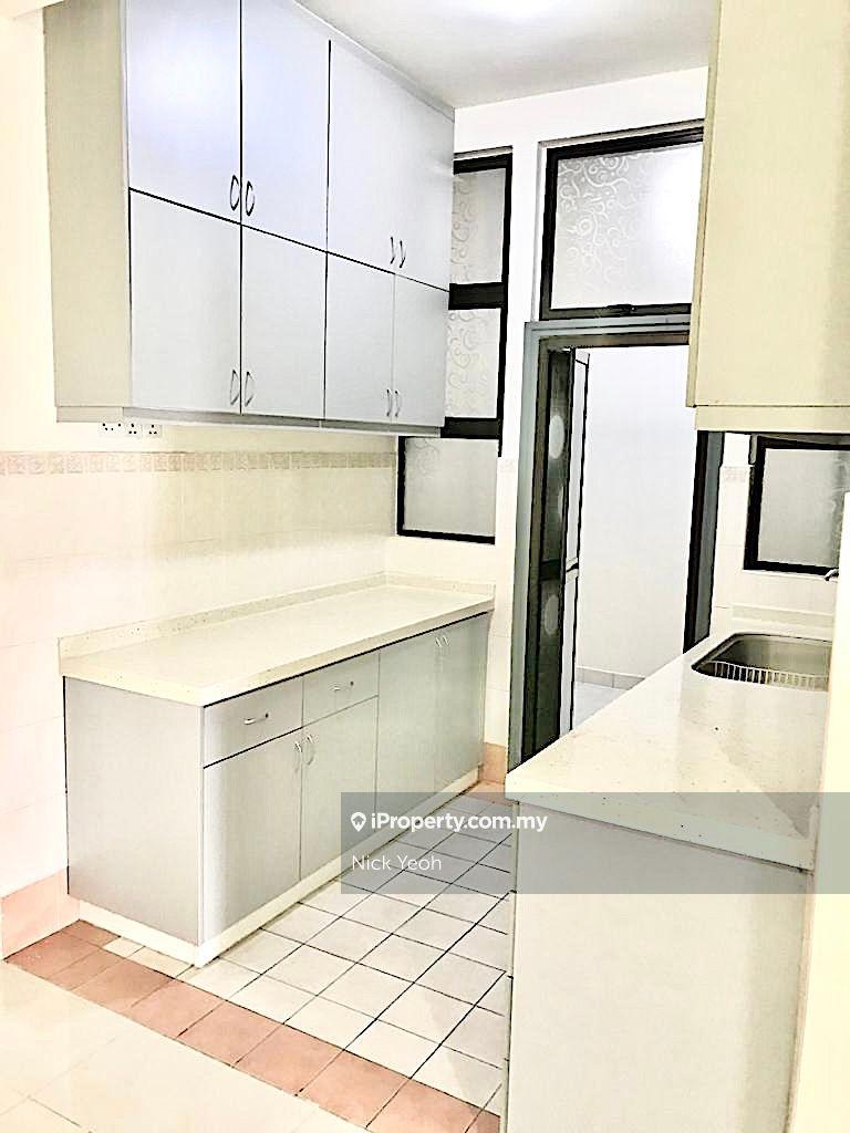 Walking distance to One Utama, MRT and LRT 3 station