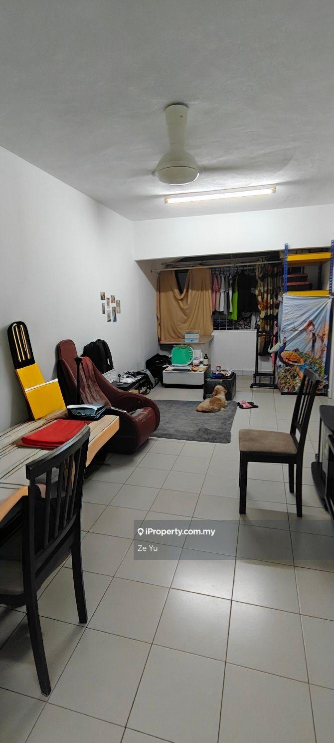 Taman Megah Cheras Apartment, Partially Furnished Unit For Sale 