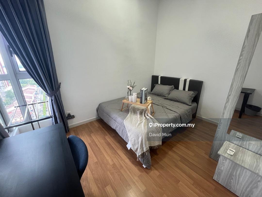 Condo specialist! Viewing anytime!
