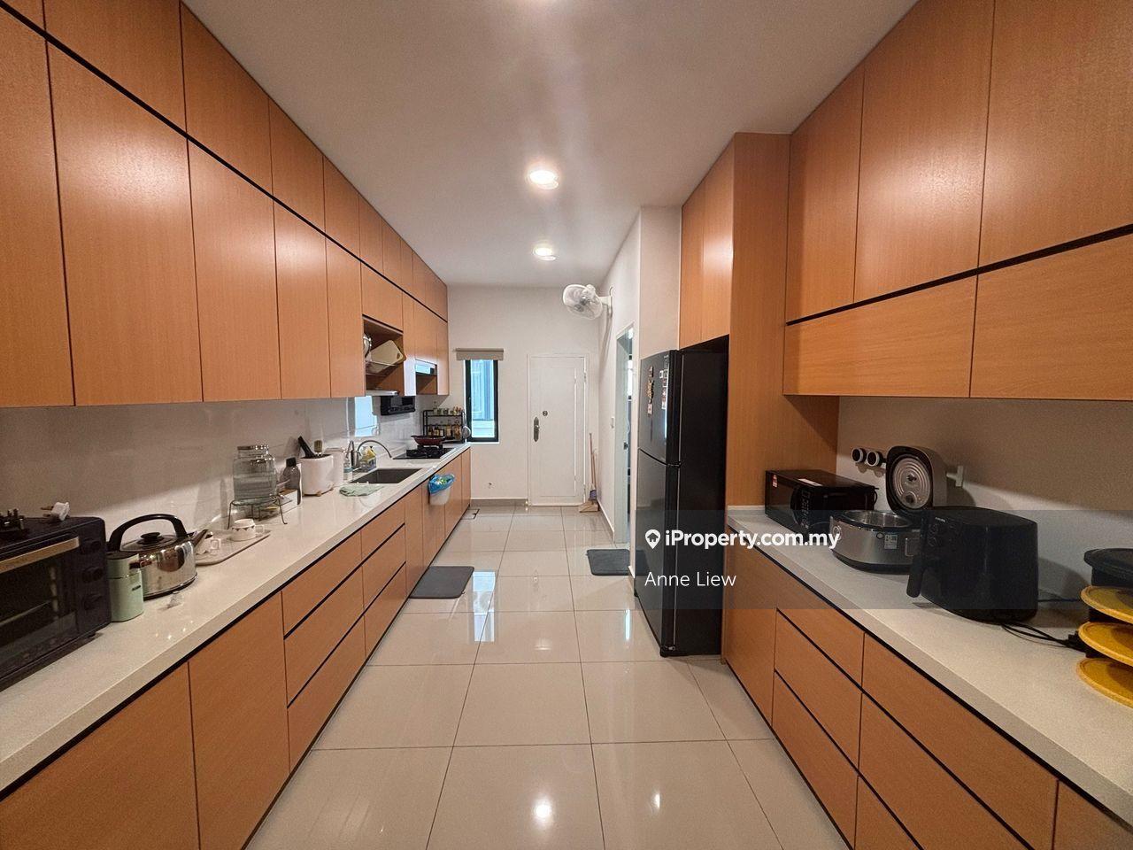 Superlink like Semi D house.. Brand new