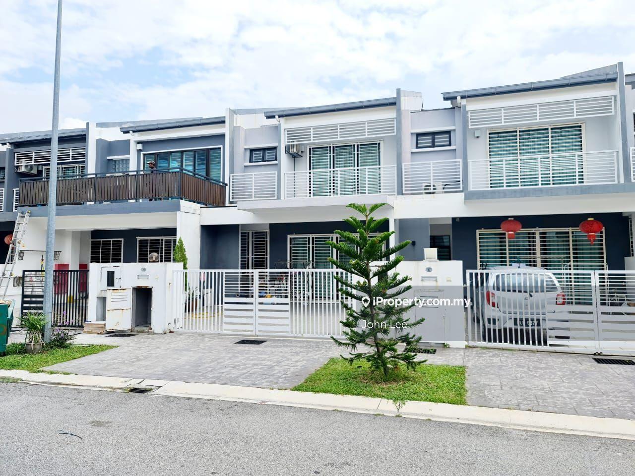 Lakeside Residences Puchong 2 Storey House for Sale size 22x75 