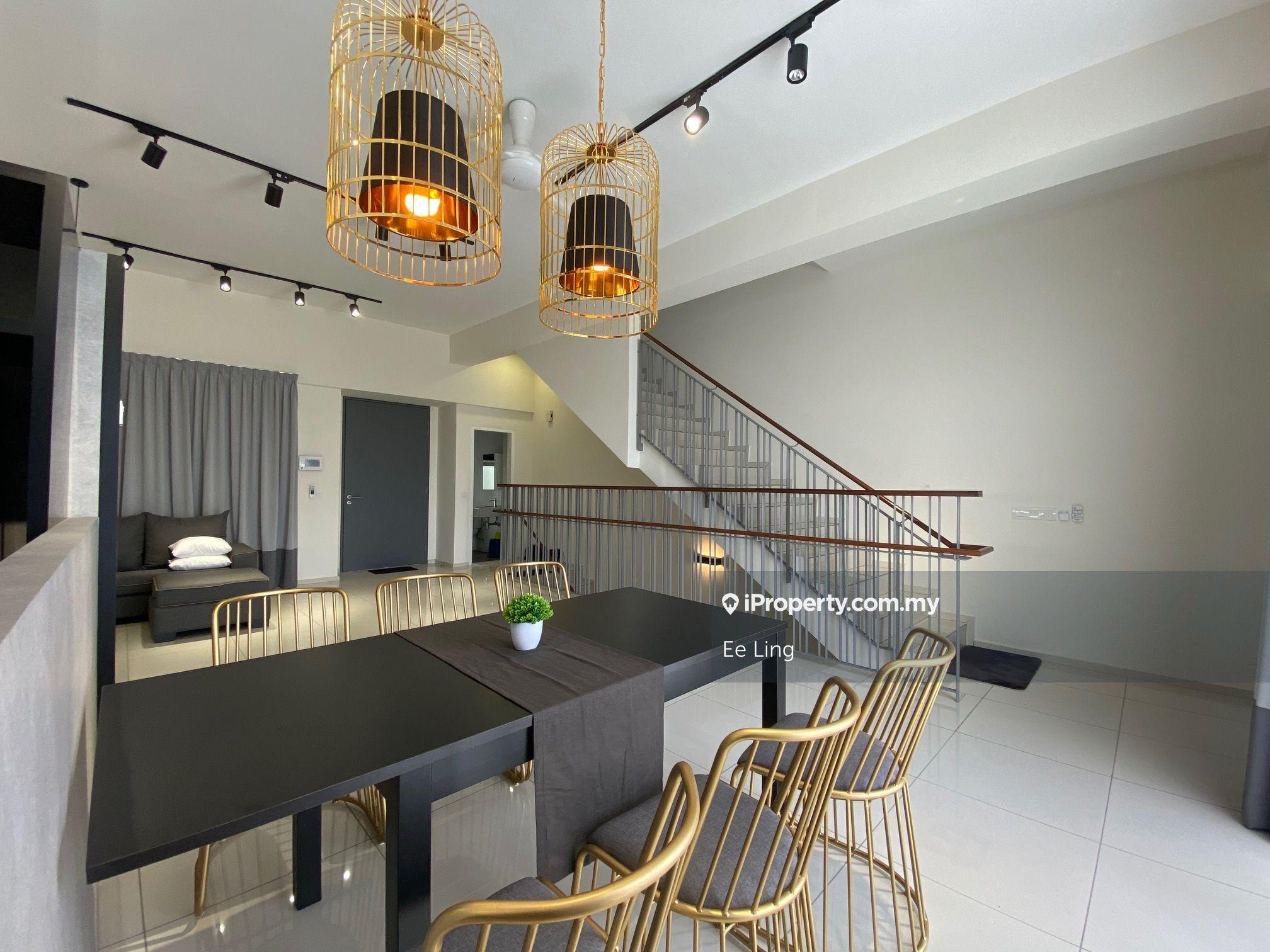 Elevia condo residence 3.5 storey villa for sale,fully reno,2700 sqft