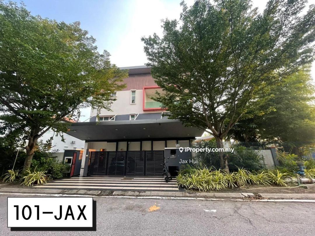 Facing More Parking!! Kota Bayuemas Klang Triple Sty Corner Bungalow