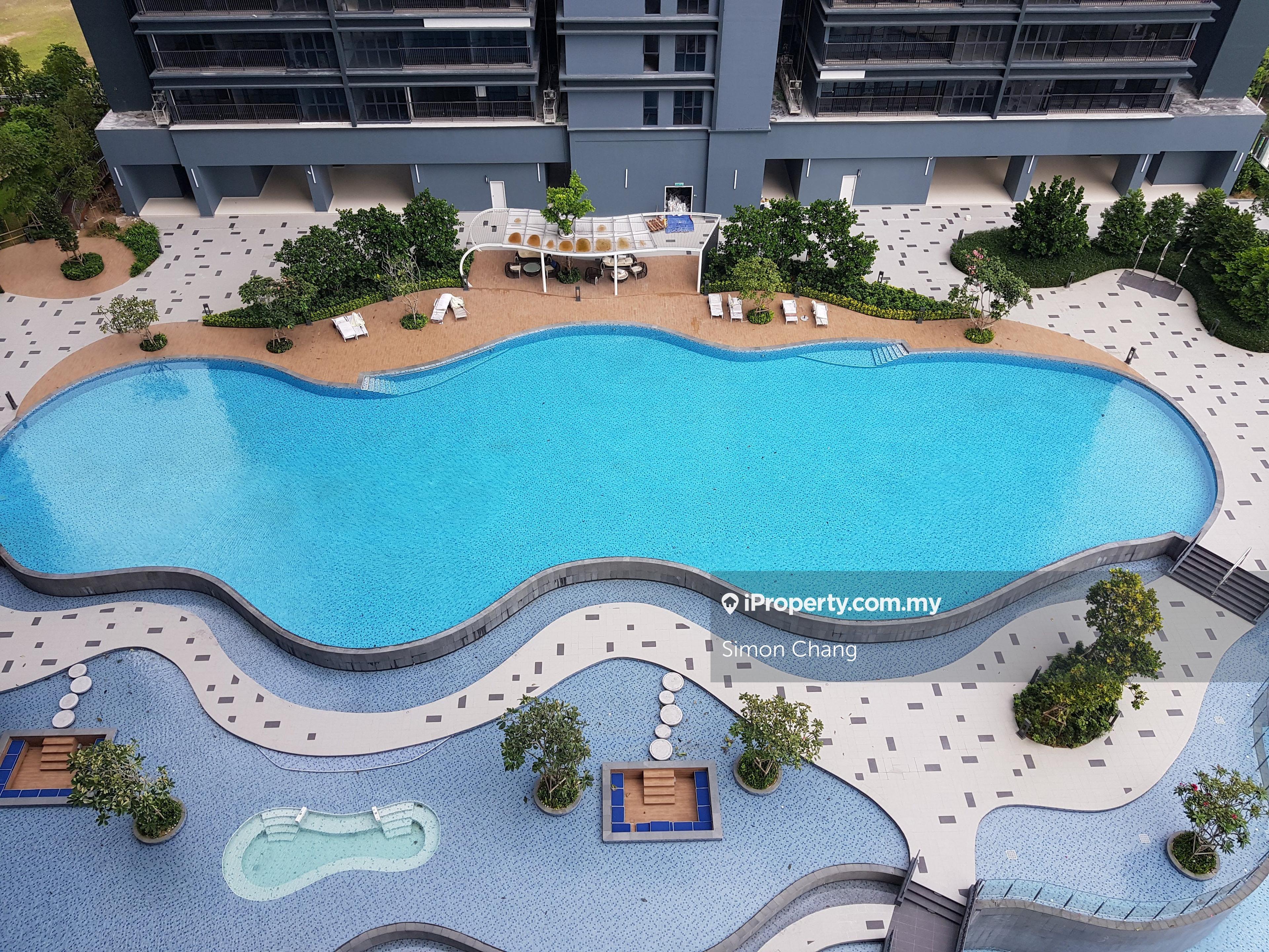 Walking distance to Setia City Mall