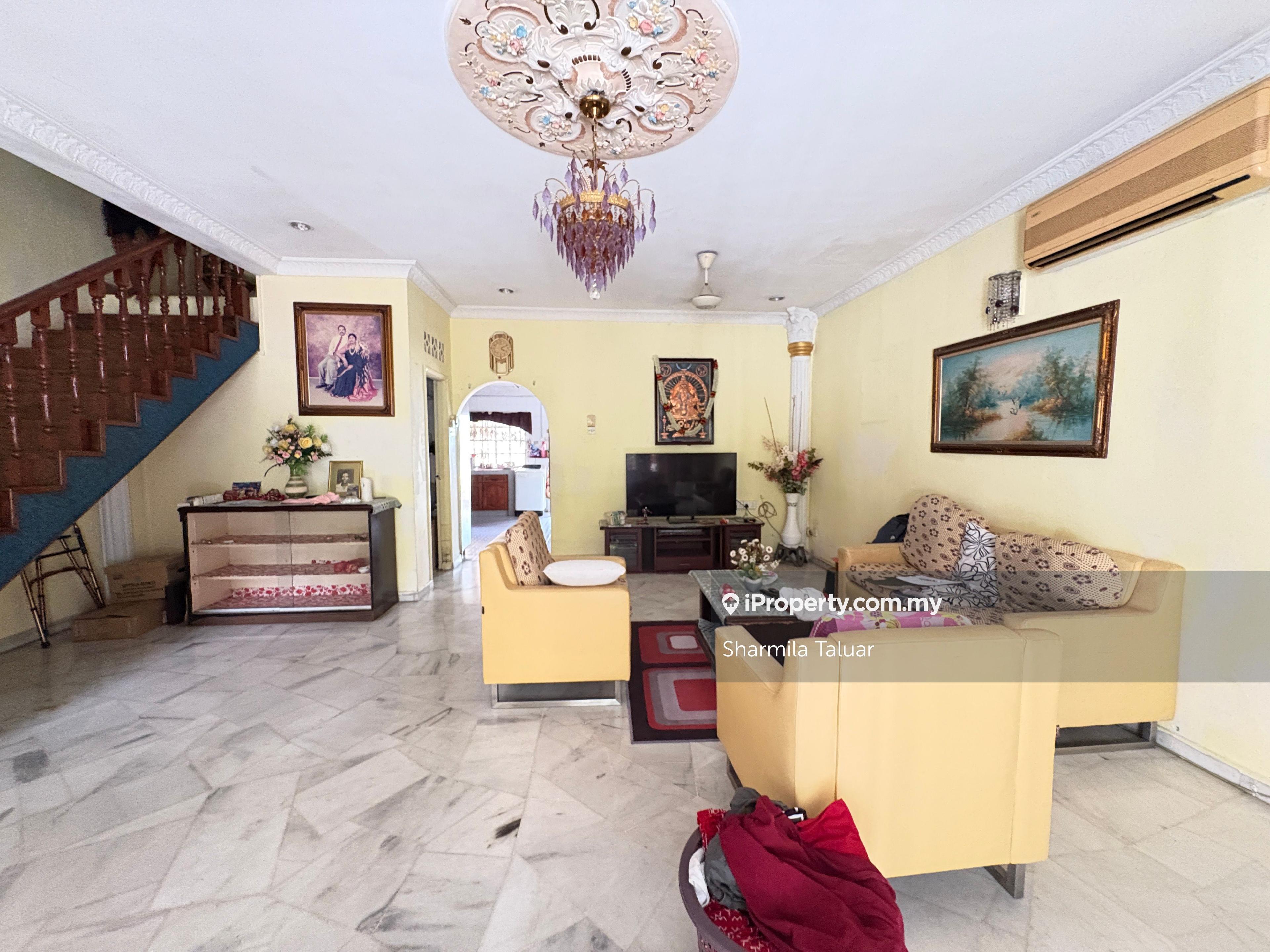 Located in quiet cul-de-sac, Suitable for own renovations