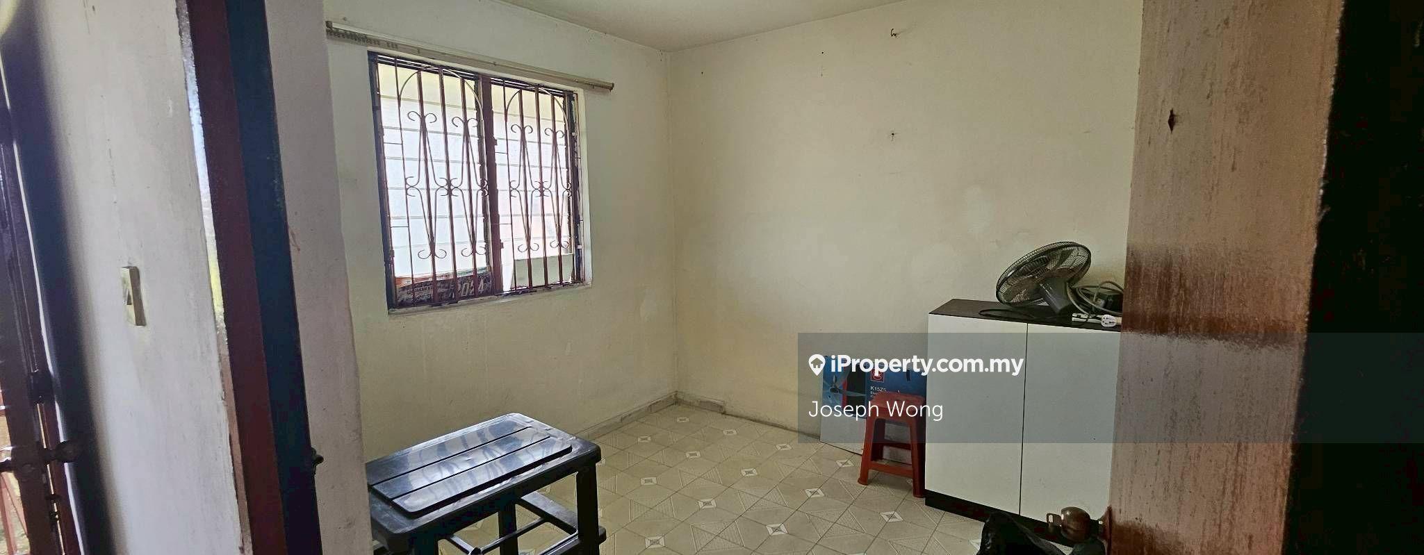 Flat Taman Ungku Tun Aminah