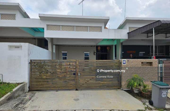 Taman Delima 3 Garded Guarded single storey house for sale Kluang 
