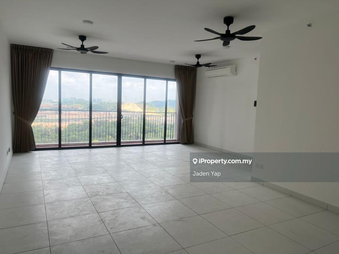 4 Bedroom 2 Bathroom Nice View Big Unit Good Condition