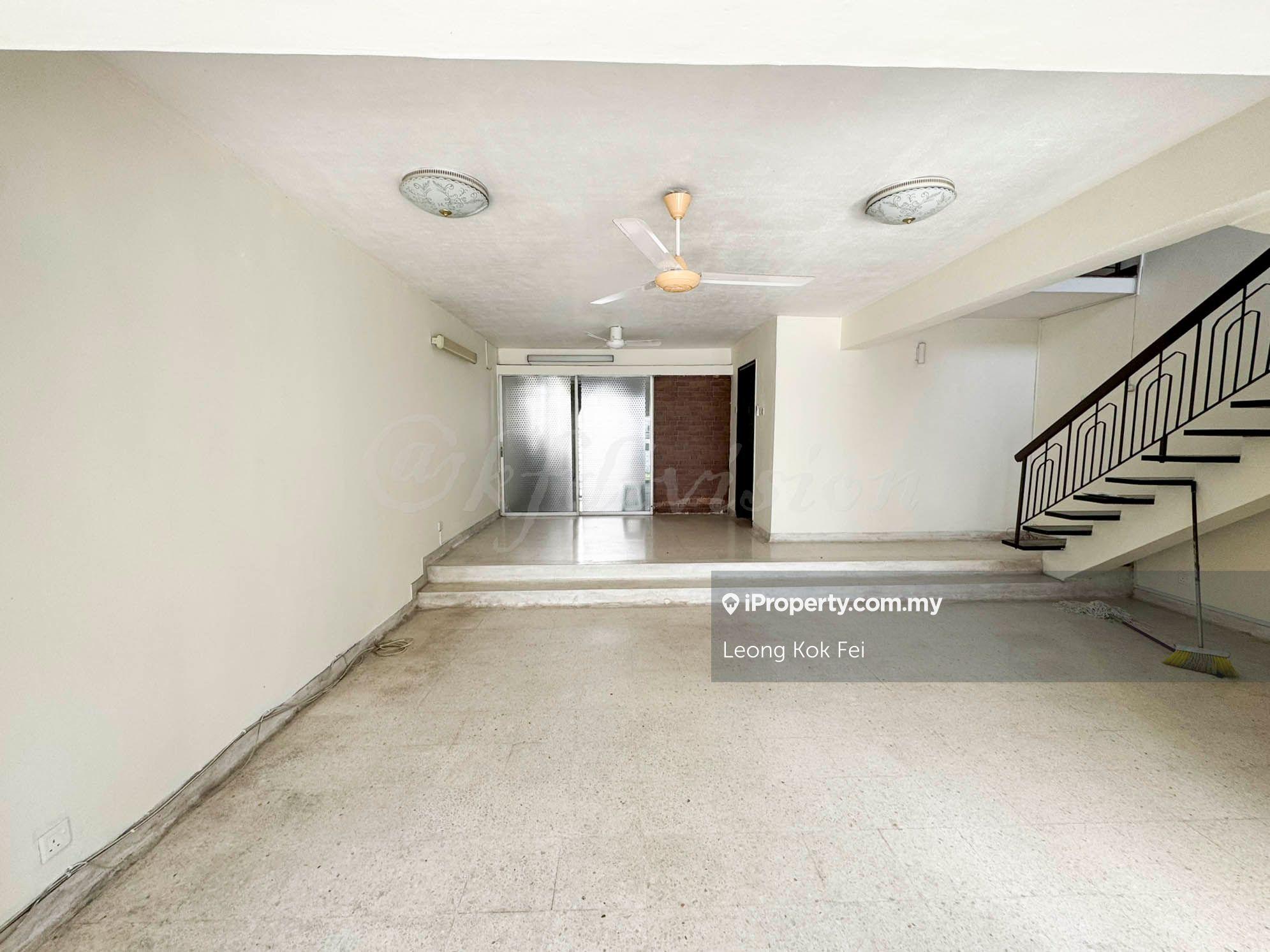 Situated in a convenient location, close to all local amenities