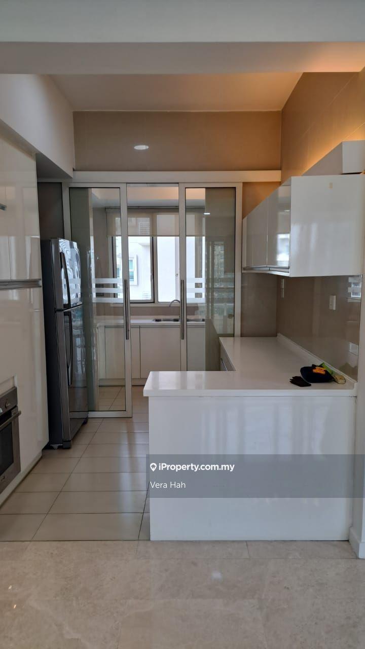 Unblocked view low floor well kept nice corner unit