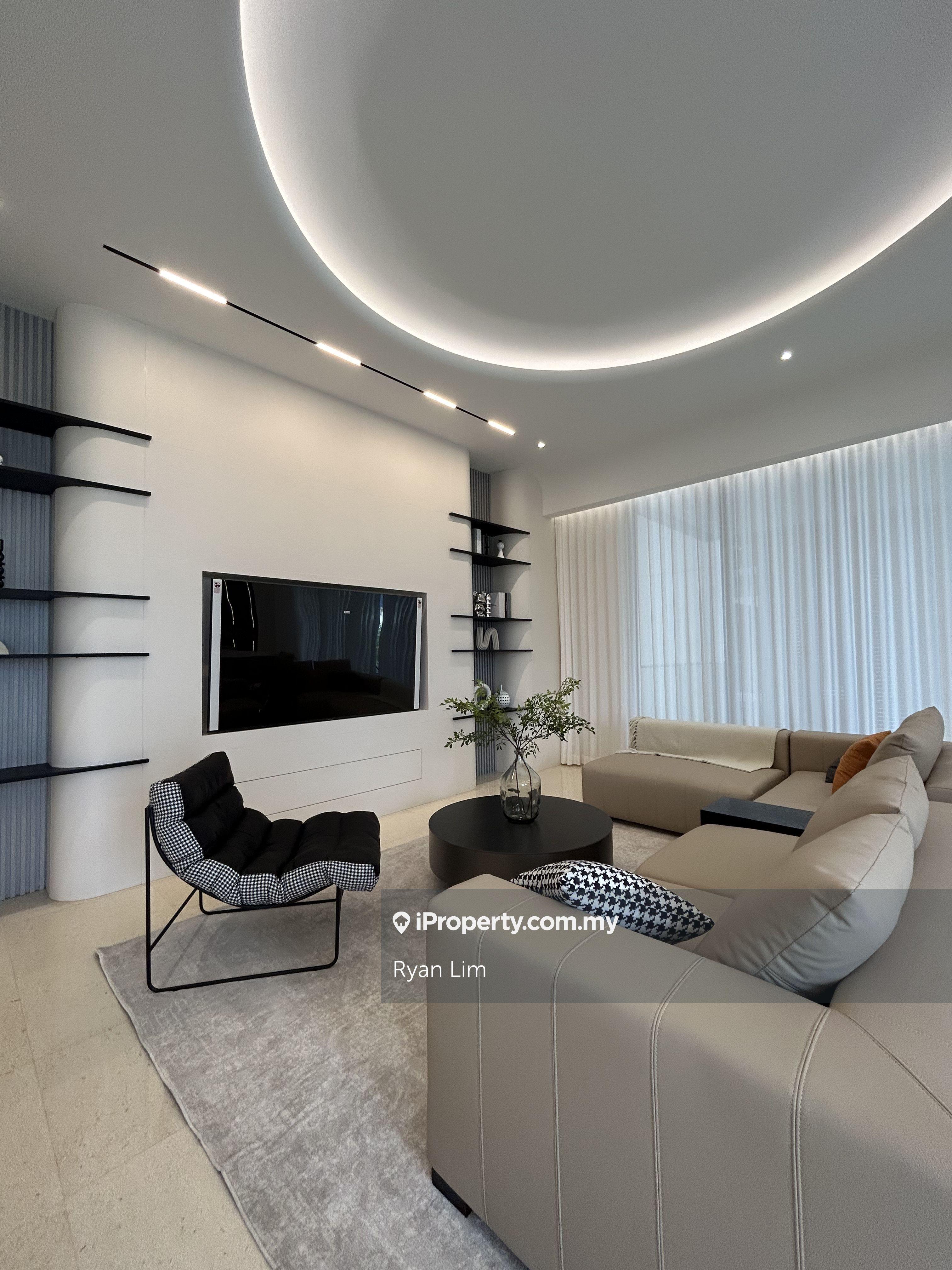 Freehold Luxury Condo, Ready Move in Developer Units, 5 minute to KLCC