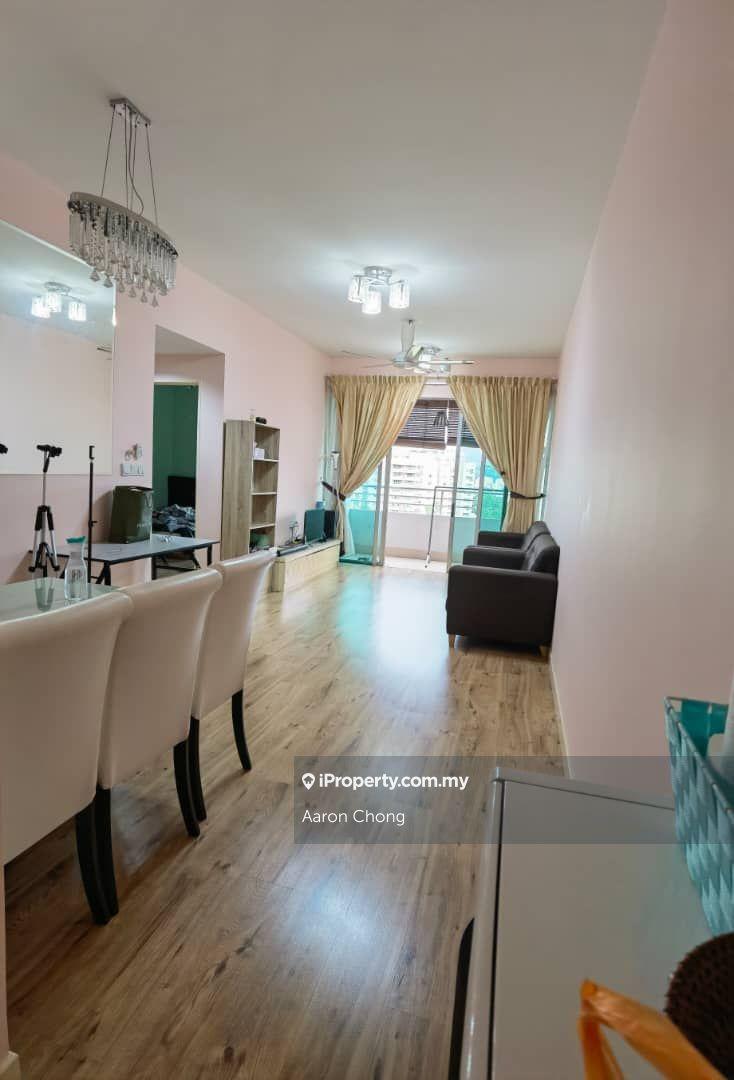 Alam Damai Renovated Unit Fully Furnish 976sf with 2 Carpark 