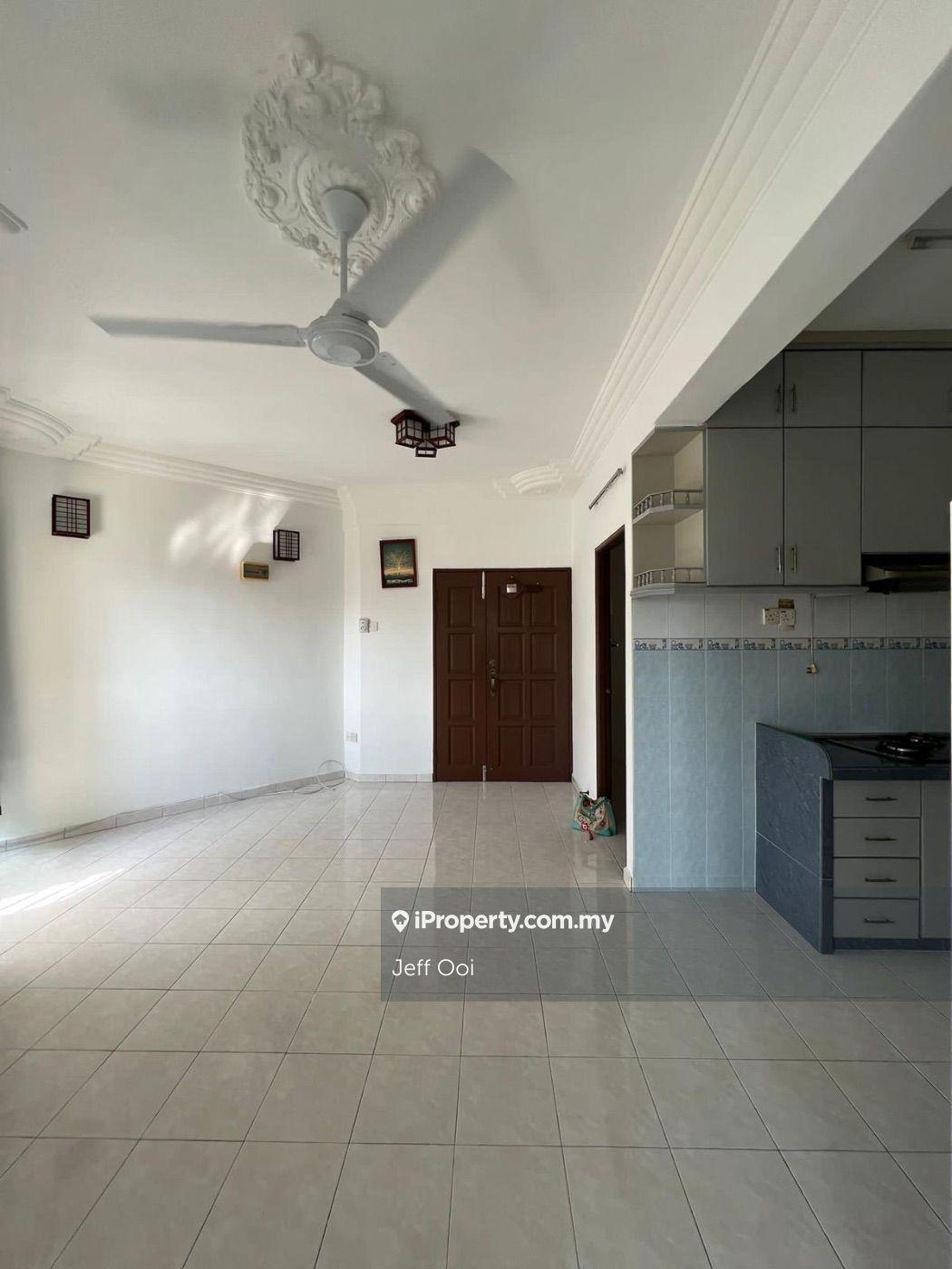 Desa bayan sungai ara renovated 710sf 1cp rare nice worth
