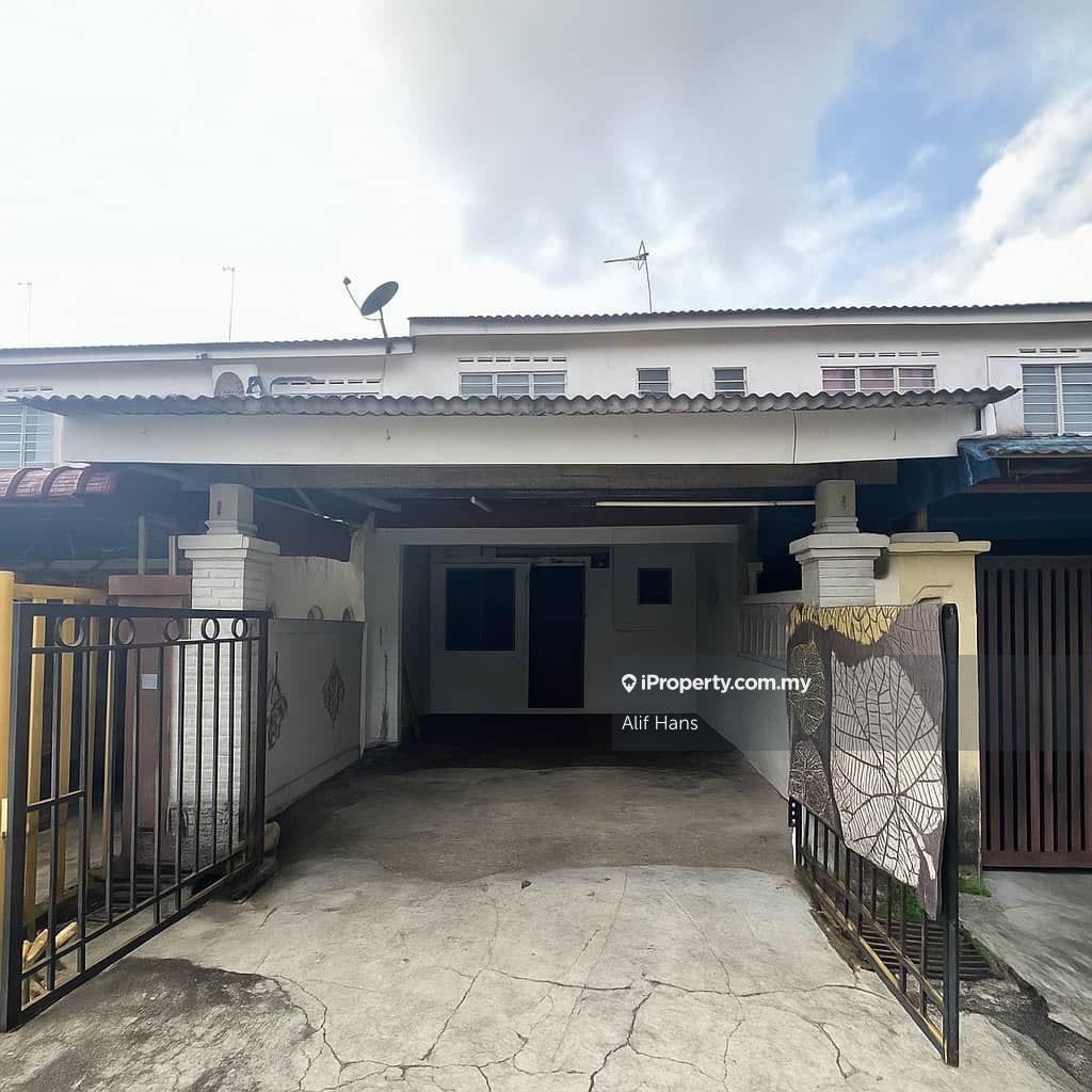 Jalan Berlian Taman Cahaya Masai, Unblocked View