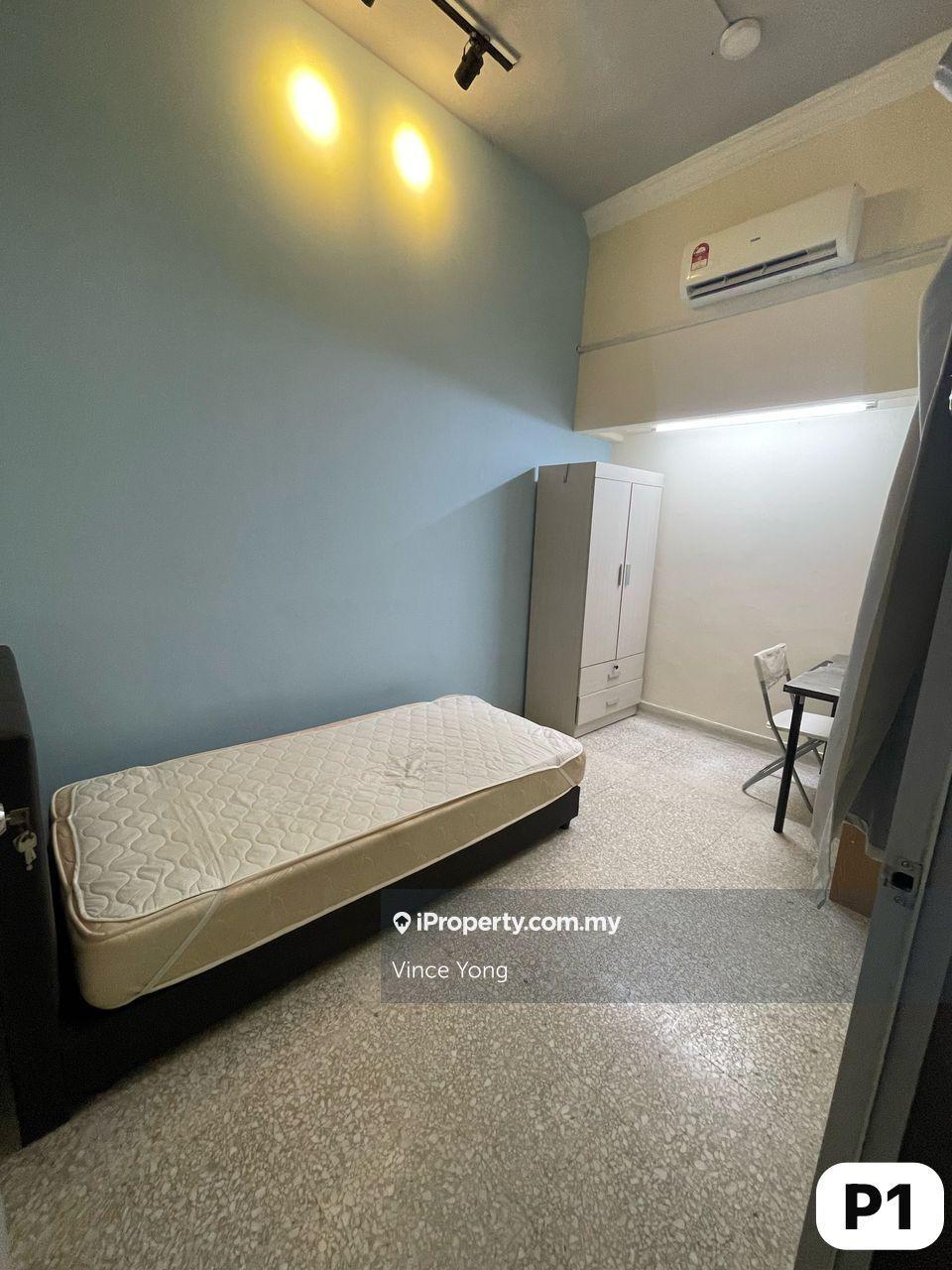 Room for Rent as Ss2 Petaling Jaya available Air-Cond, Wardrobe